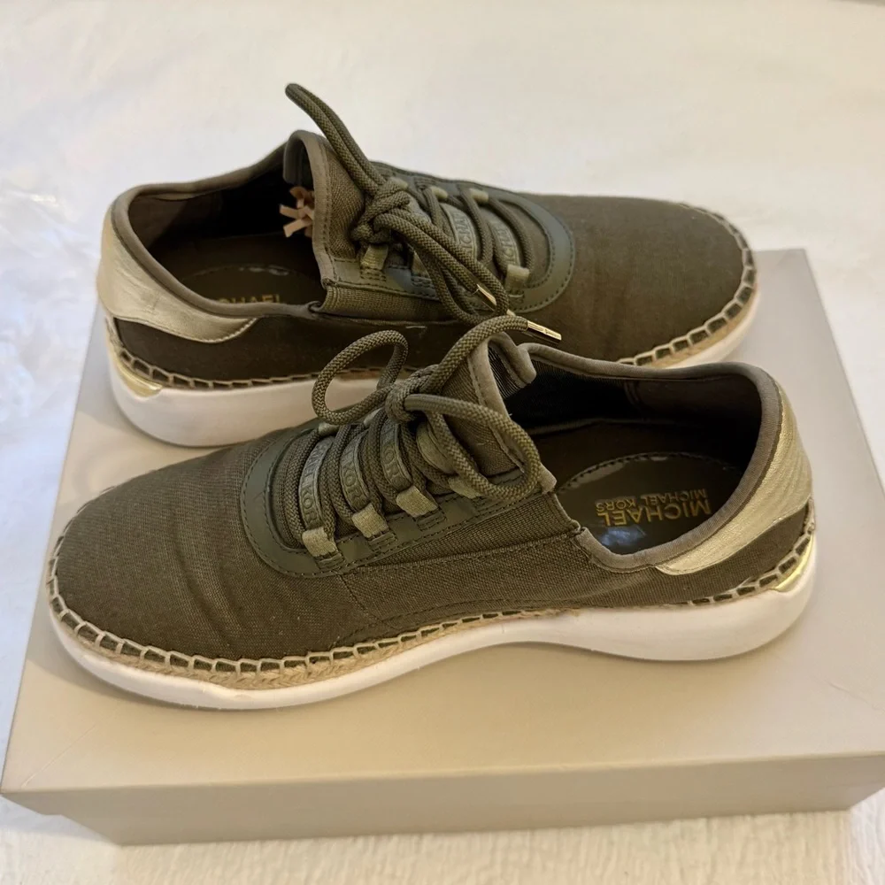 Michael Kors Finch Lace Up Sneakers Olive Green Gold Canvas Espadrille Size 7